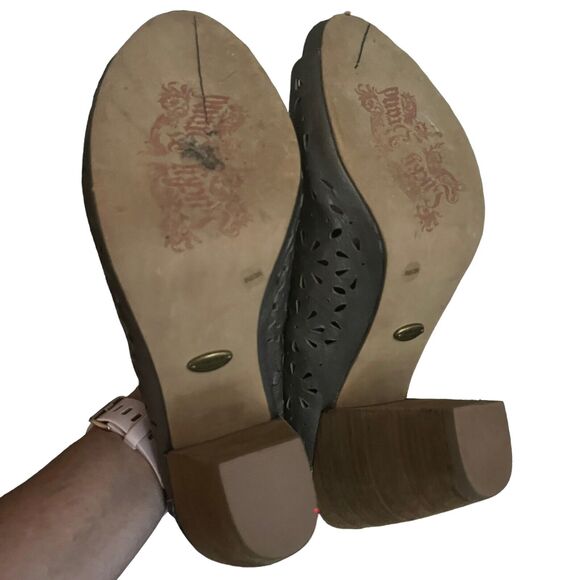 Lucky Brand Pewter Peony Laser Cut Leather Peep Toe Heels Office Party 9.5 - Picture 12 of 14